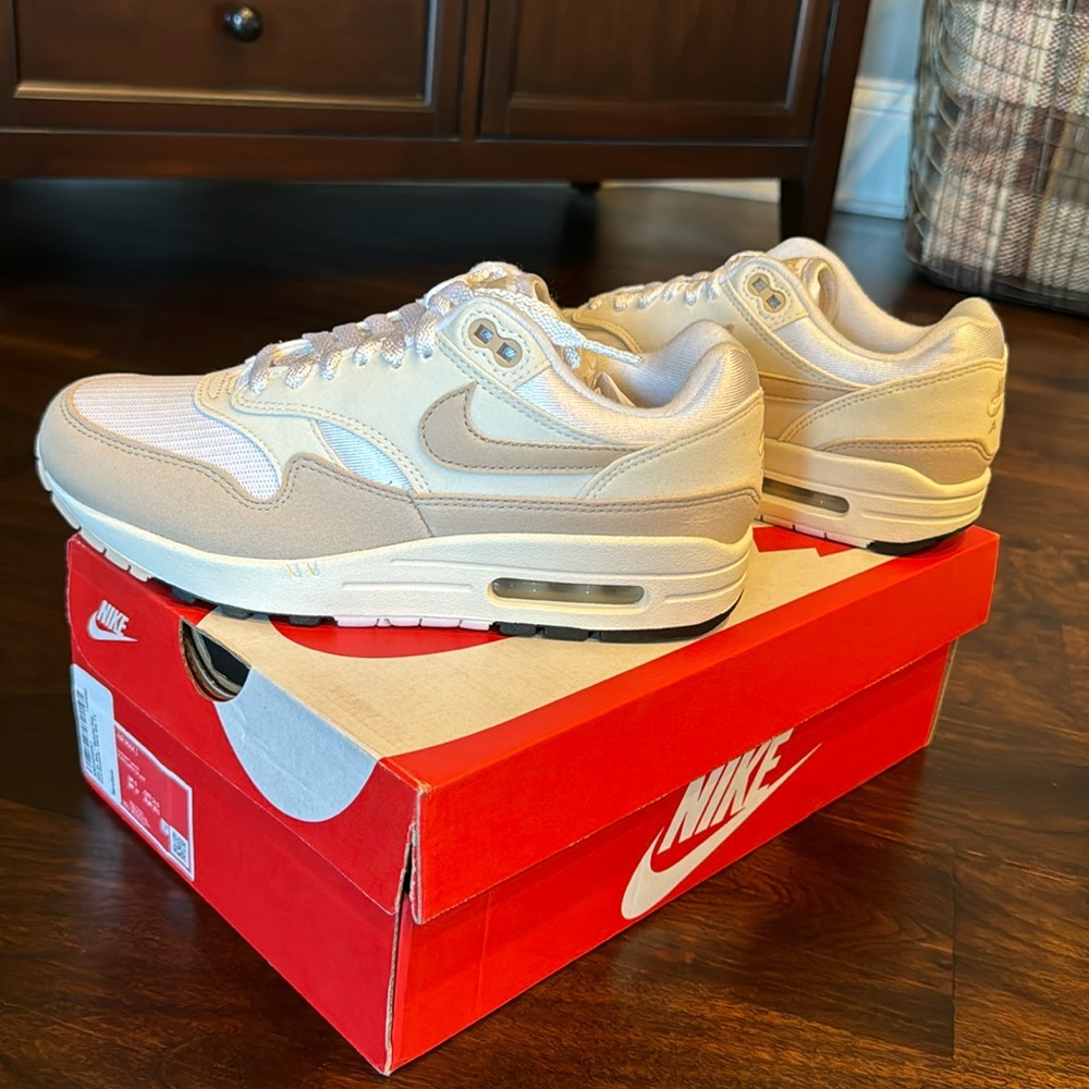 Nike Air Max 1 women’s shoes - brand new, never worn or even tried on!